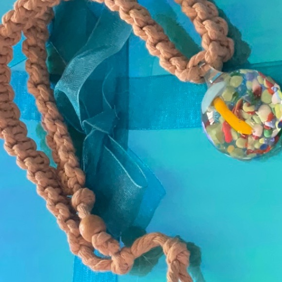 ' Murano Glass ‘Style’ Mushroom pendant 🍄 on 16”-18” crochet hemp rope. - Picture 2 of 6